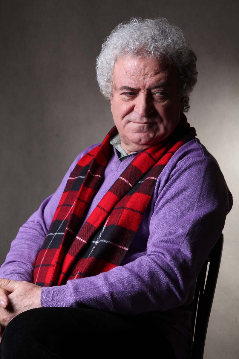 انجمن های خانه تئاتر با یکدیگر دچار چالش هستند