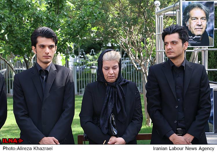 “مصطفی رفت مانده را دریاب”