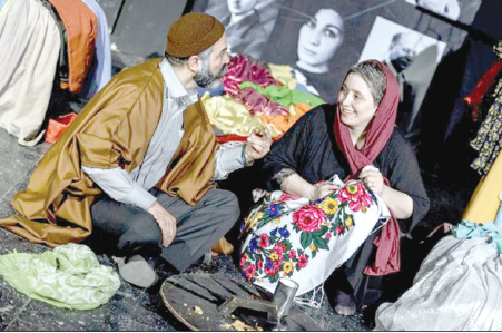 “برف سرخ” به کارگردانی ژاله صامتی