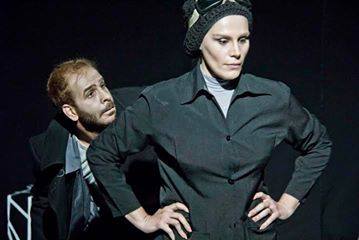 شب سیزدهم نمایش ” بیرون پشت در” 93/8/3