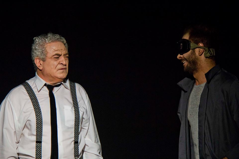 شب ششم نمایش ” بیرون پشت در”93/7/26